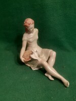 Drasche galambot etető lány