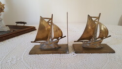 Vitorláshajó alakú,réz könyvtámasz pár