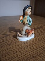 Hummel Goebel porcelán fiú/gyerek figura kutyával és esernyővel. Séta mellette. Jelzett. Sérült.