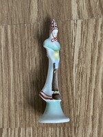 Tündéri Herendi kis méretű, ritka népviseletes lány.