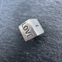 Eredeti PANDORA Moments charm “I love you”