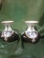 Hollóházi porcelán vázák 10,5 cm,(Jurcsák) 2db együtt.