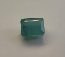 Smaragd - 3,7 ct, 9,3x7,2x6,3 mm (4449)