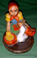 Antik BERKY NÁNDOR - LIBATÖMŐ ASSZONY kerámia figura 10 x 8 cm a képek szerint