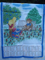 NAPTÁR - 2000 - ALKUKÉPES - TEXTIL - 63 x 42 cm - LENVÁSZON - NEM HASZNÁLT