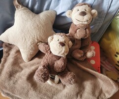 Szundikendő játékokkal 387. (Jellycat) - Nappy with toys 387. (Jellycat)