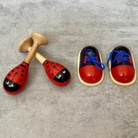 Fa katicás csörgők, cipőfűzős fejlesztő játék szett