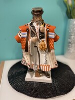 Herendi Bakonyi betyár puskával szobor