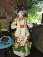 Ukrán porcelán:háziasszony