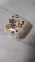Zsolnay porcelán bonbonier lepkés