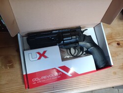 Umarex Tornado revolver  co2 új légpisztoly