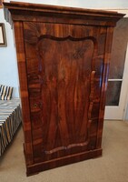 Biedermeier egyajtós szekrény- polcos