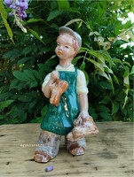 H. Ráhmer Mária kerámia fiú suszterinas