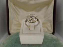 Fehérarany margaréta gyűrű brillekkel cca 0.90 ct