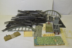 Retro vasutas játék mozdonyokkal, vagonokkal A330 A333