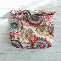 Roll-top uzsonnás tasak / piros mandala mintás