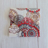 Újraszalvéta / piros mandala mintás