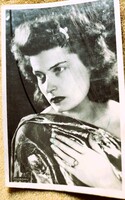 1942 KARÁDY KATALIN SZÍNÉSZ MOZI SZTÁR DÍVA AUTOGRÁF SAJÁTKEZÜLEG ALÁÍRT DEDIKÁLT FOTÓLAP FÓLIÁZOTT