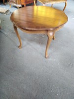 Chippendél barok kerek dohányzó asztal 90cm átmérőjű és58cm magas