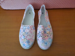 Új nyári hálós cipő 39-es