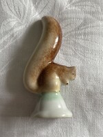 Tündéri Herendi kis méretű, mókus.