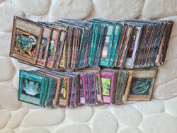 Több mint 100 db Yu-Gi-Oh kártya német nyelvű gigantikus fantasy kártya gyűjtemény