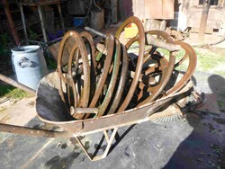 Hajtókerék, lendkerék (4 db vasöntvény)