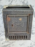 Régebbi dekoratív postaláda levélszekrény