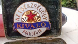 Kiváló Egészségügyi dolgozója zománcos