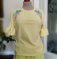 Orsay S-M vaníliasárga pamit póló tűgobelin virágcsokor print