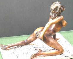 M. Nick “Erotika” bronzszobor