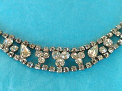 Kristályos nyakék. Vékony nyakra. Menyasszonyoknak, de elegáns ruhához is