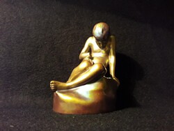 Régi Zsolnay eozin fiú-akt. / Sérült.