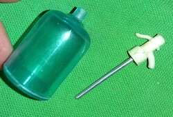 Mára antik LEMEZÁRUGYÁR babaszobás szódásüveg hihetetlenül ritka darab a képek szerint