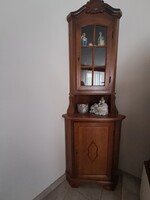Vitrines sarokszekrény