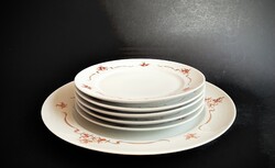 Alföldi csipkebogyós vitrin süteményes tányérok készlet