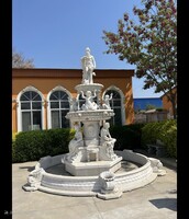 Poszeidon mitológikus ábrázolású monumentális márvány szökőkút