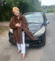 Szebbnél szebbek molett nálam elegáns nagyobb méretű ÚJ nercbunda 46 48 50 130 mell 90 hossz loknis