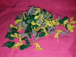 Retro trafikáru, bazáráru plasztik katonák NAGYON SOK DARAB -3 HADSEREG 132 db EGYBE a képek szerint