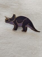 Zománcozott dínó kitűző - lila triceratops
