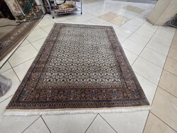 Álomszép hernyóselyem kontúros iráni moud 150x200 kézi csomózású gyapjú perzsa szőnyeg MZ473