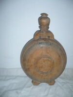 Régi faragott fa kulacs