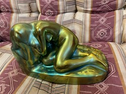 Zsolnay eozin “leboruló akt”