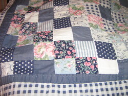 Bájos vintage stílusú patchwork díszpárna huzat