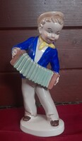 Német harmonikás fiú