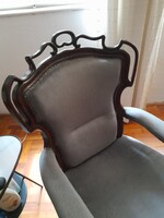 Neobarokk fotel szép díszítéssel, kényelmes, jó állapotú