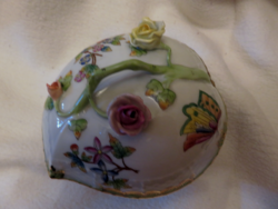 Herendi Viktória, nagyméretű rózsás szív alakú, 3 rózsás bonbonier