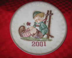 Hummel Goebel, 2001 dombornyomott tányér, Afternoon day