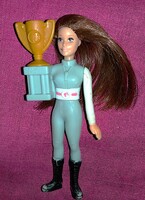 Retro MATTEL BARBIE baba FORMA -1 DÍJNYERTES kupával RITKA méret 12 cm a képek szerint
