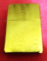 Aranyozott ZIPPO jellegű REMO. Benzines öngyújtó , fém a képek szerint